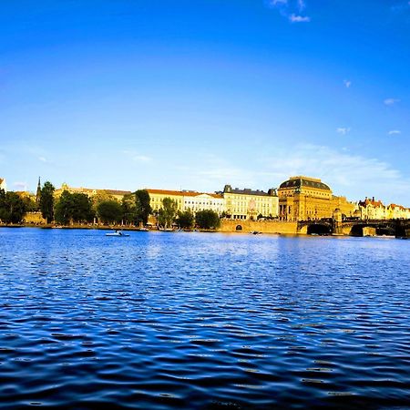 Apartamento Valentinka Minutes Away From Charles Bridge Praga Exterior foto