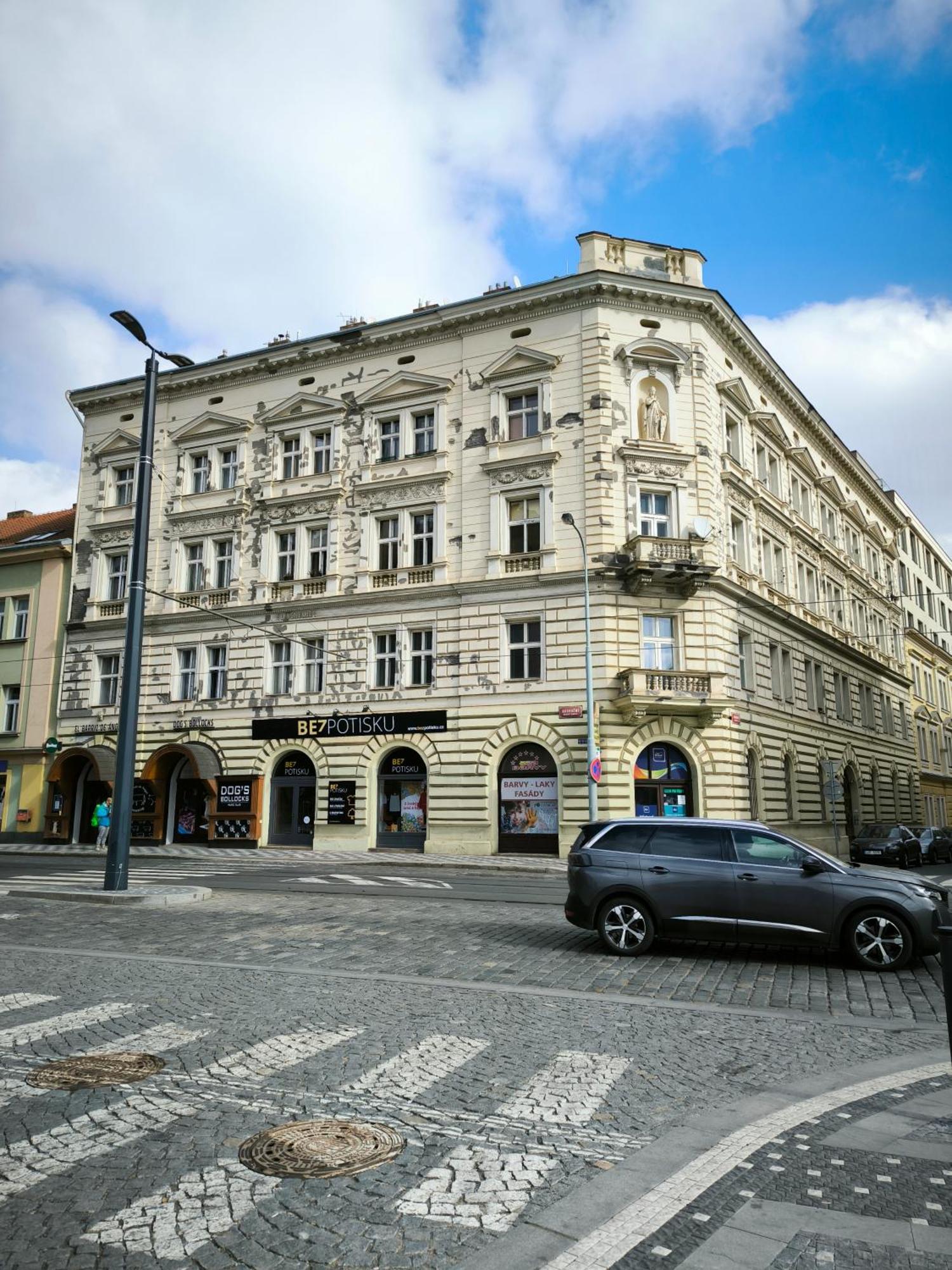 Apartamento Valentinka Minutes Away From Charles Bridge Praga Exterior foto