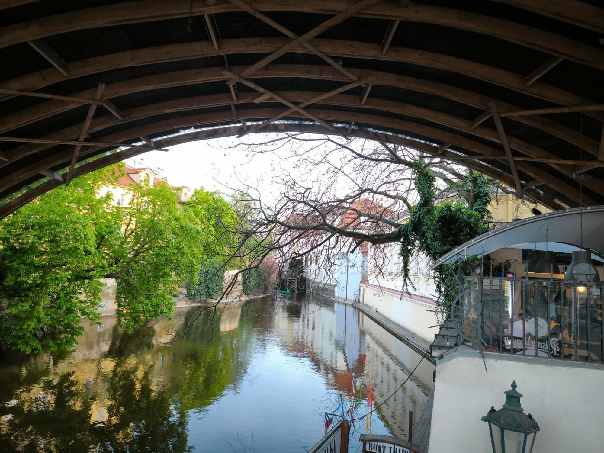 Apartamento Valentinka Minutes Away From Charles Bridge Praga Exterior foto